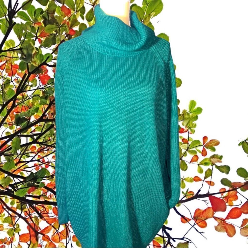 Pretty green fall sweater, with cowl neck and pockets